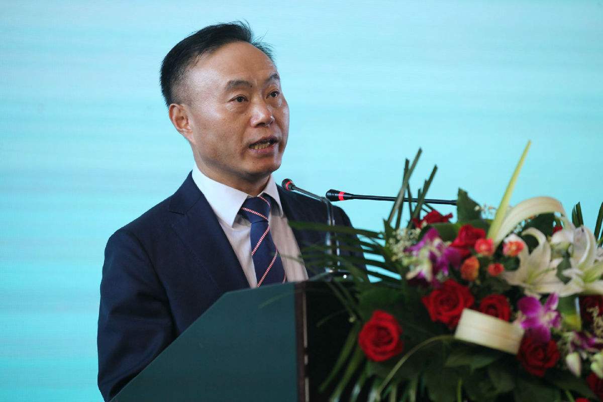 施正荣简介，施正荣